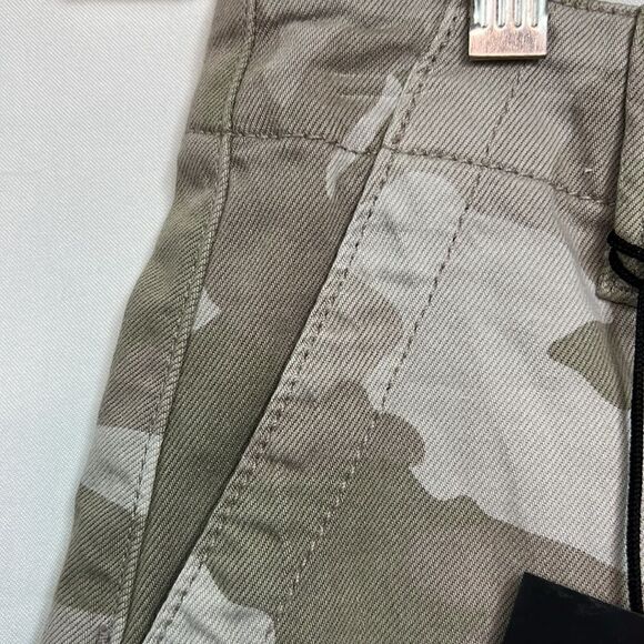 PAIGE Maislie Utility shorts camo print size 29 NWT - Picture 6 of 15